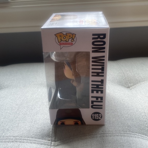 Ron Swanson funko pop - Picture 3 of 4